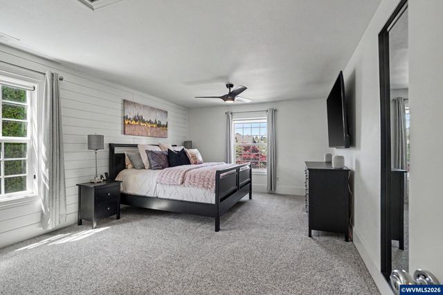 5490 Woodmill Dr SE, Salem, OR 97306