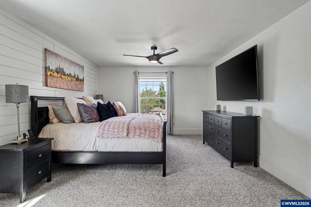 5490 Woodmill Dr SE, Salem, OR 97306