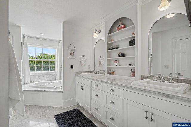 5490 Woodmill Dr SE, Salem, OR 97306