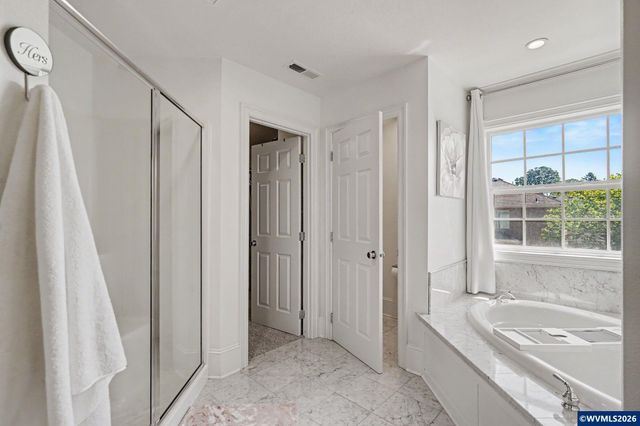 5490 Woodmill Dr SE, Salem, OR 97306