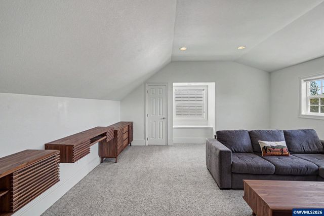 5490 Woodmill Dr SE, Salem, OR 97306