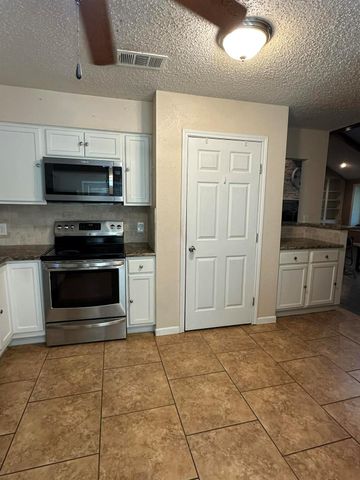 6718 Live Oak Drive, Rosharon, TX 77583