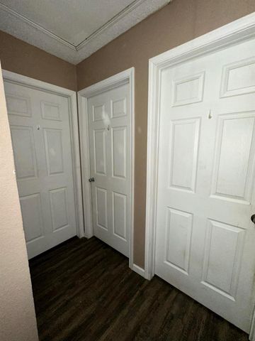 6718 Live Oak Drive, Rosharon, TX 77583