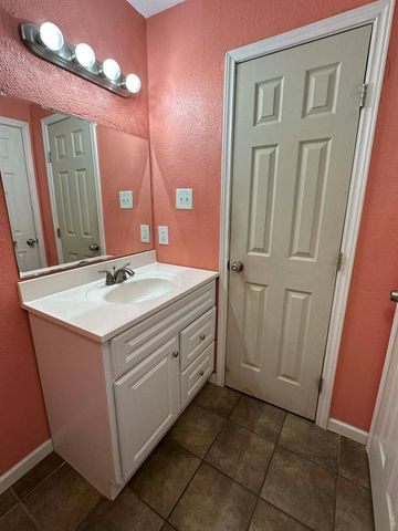 6718 Live Oak Drive, Rosharon, TX 77583