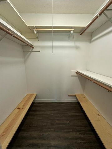 6718 Live Oak Drive, Rosharon, TX 77583