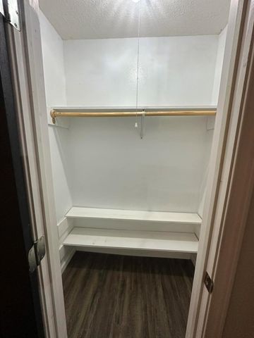 6718 Live Oak Drive, Rosharon, TX 77583