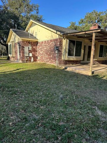 6718 Live Oak Drive, Rosharon, TX 77583