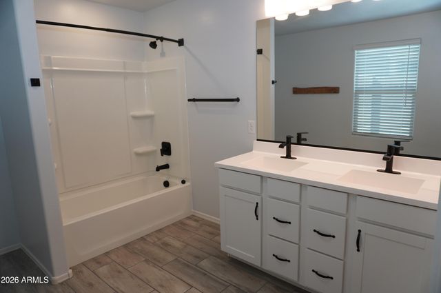 654 E BUCKINGHAM Avenue, Gilbert, AZ 85297