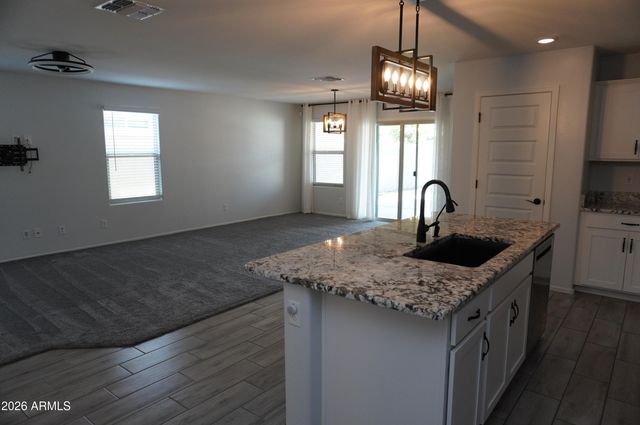 654 E BUCKINGHAM Avenue, Gilbert, AZ 85297