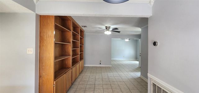 2527 Meandering Trail, Houston, TX 77339