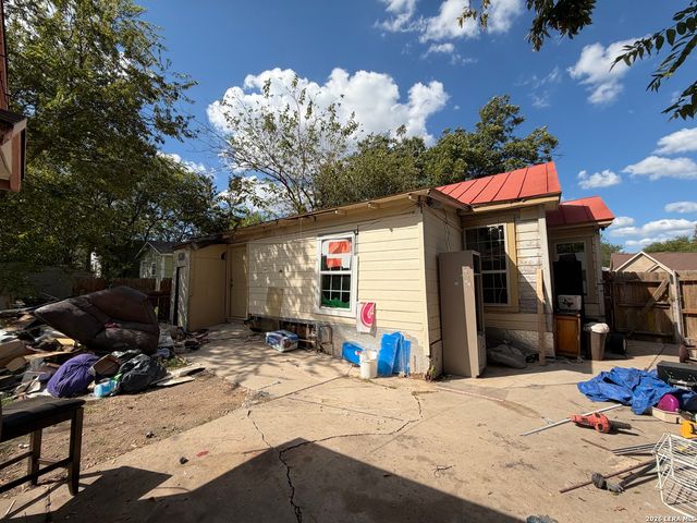 1030 W RIDGEWOOD CT, San Antonio, TX 78201