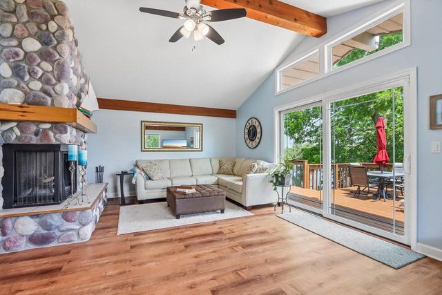 131 Riverside DRIVE, Waterford, WI 53185