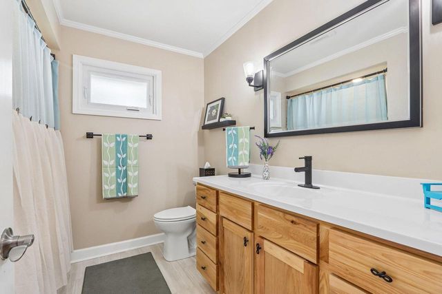 131 Riverside DRIVE, Waterford, WI 53185