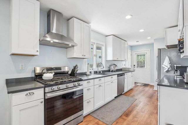 131 Riverside DRIVE, Waterford, WI 53185