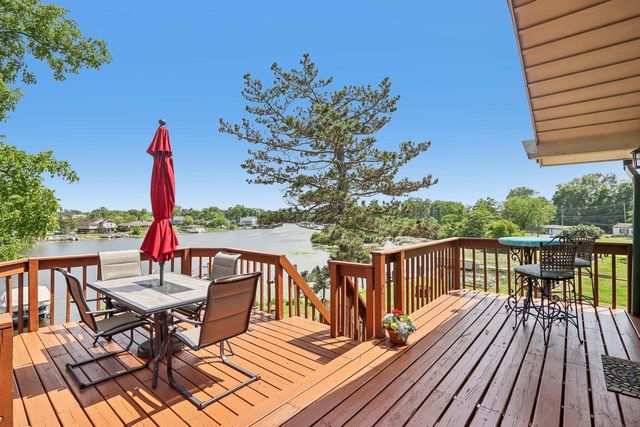 131 Riverside DRIVE, Waterford, WI 53185