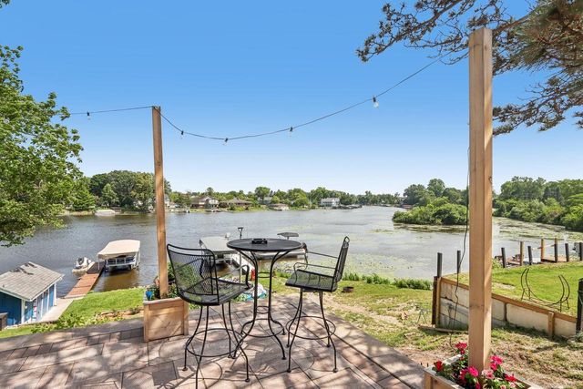 131 Riverside DRIVE, Waterford, WI 53185