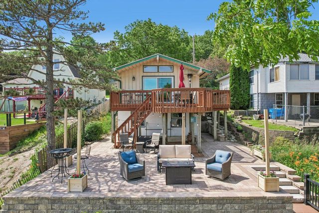 131 Riverside DRIVE, Waterford, WI 53185
