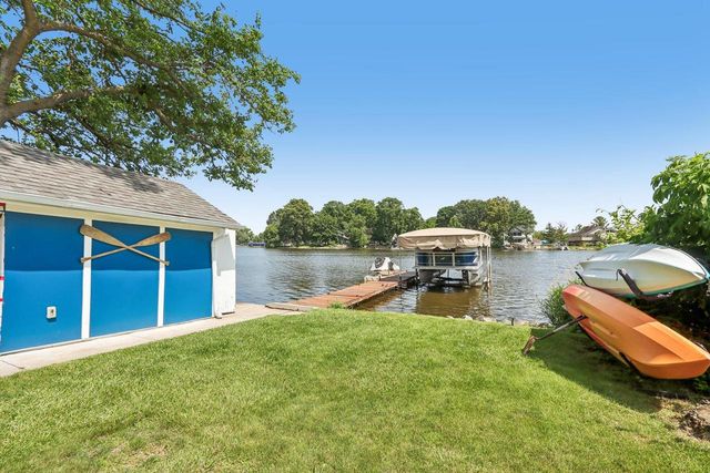 131 Riverside DRIVE, Waterford, WI 53185