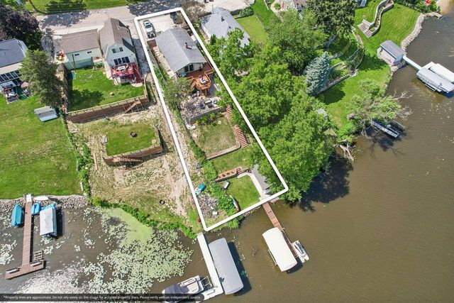 131 Riverside DRIVE, Waterford, WI 53185
