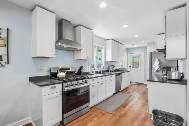 131 Riverside DRIVE, Waterford, WI 53185