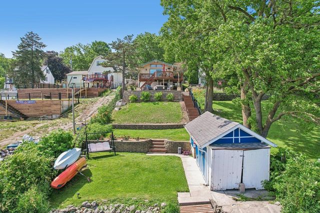 131 Riverside DRIVE, Waterford, WI 53185