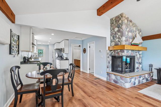 131 Riverside DRIVE, Waterford, WI 53185