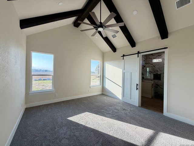712 County Road 320, Floresville, TX 78114