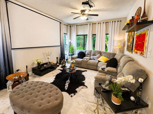 11529 PUMPKIN SEED COURT, Orlando, FL 32821