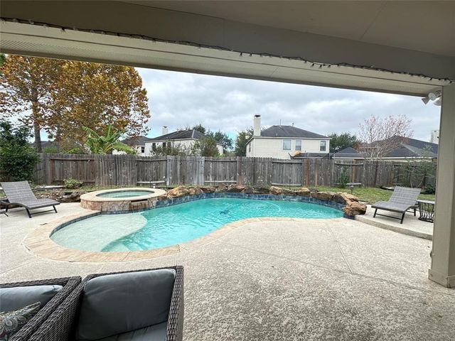1526 Waterside Village Drive, Richmond, TX 77407