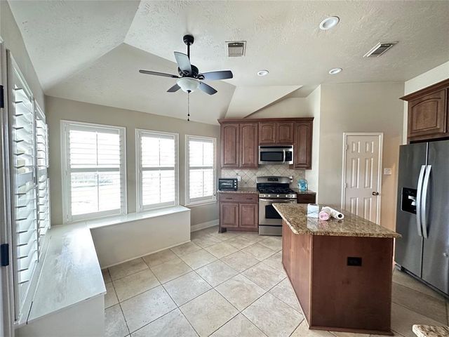 1526 Waterside Village Drive, Richmond, TX 77407