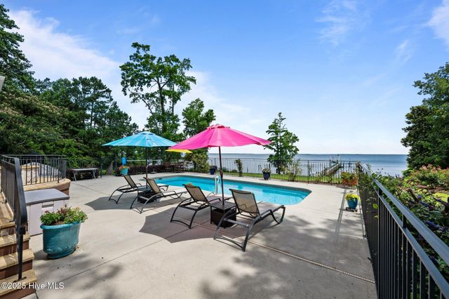 216 Drake Landing, New Bern, NC 28560