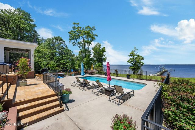 216 Drake Landing, New Bern, NC 28560