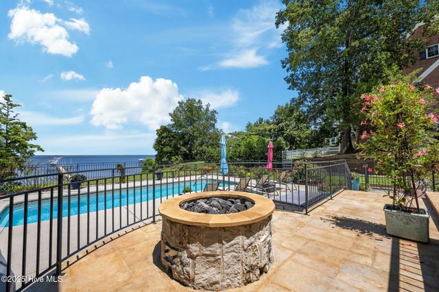 216 Drake Landing, New Bern, NC 28560