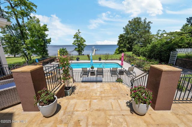 216 Drake Landing, New Bern, NC 28560