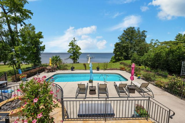 216 Drake Landing, New Bern, NC 28560