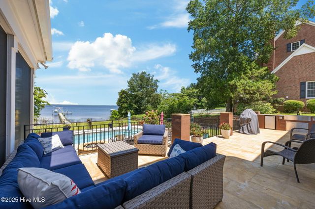 216 Drake Landing, New Bern, NC 28560