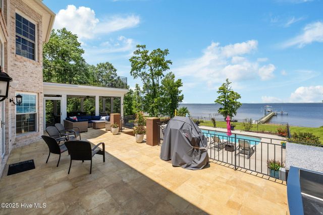216 Drake Landing, New Bern, NC 28560
