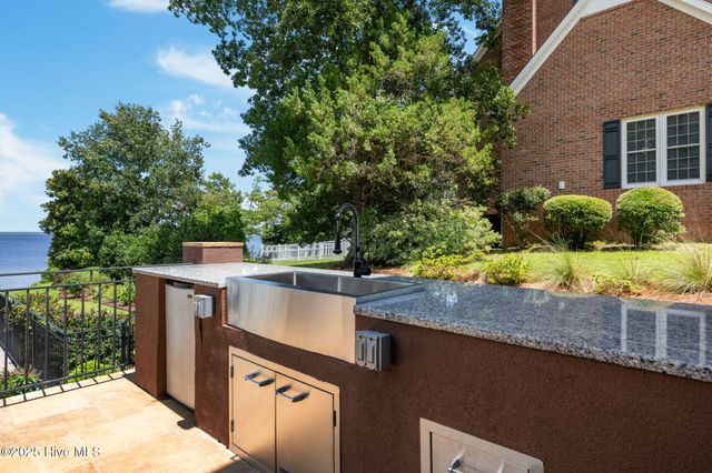 216 Drake Landing, New Bern, NC 28560