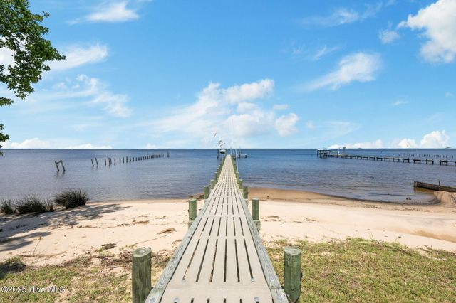 216 Drake Landing, New Bern, NC 28560
