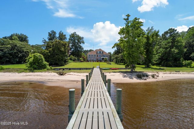 216 Drake Landing, New Bern, NC 28560