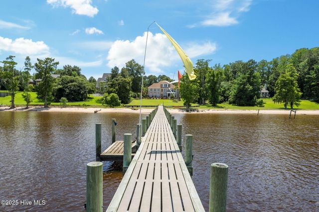 216 Drake Landing, New Bern, NC 28560