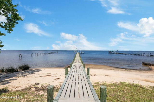 216 Drake Landing, New Bern, NC 28560