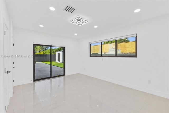 19511 NE 18th Place, Miami, FL 33179