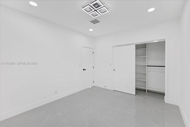 19511 NE 18th Place, Miami, FL 33179