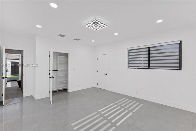 19511 NE 18th Place, Miami, FL 33179