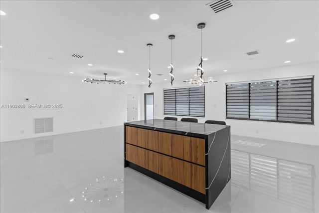 19511 NE 18th Place, Miami, FL 33179