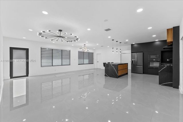 19511 NE 18th Place, Miami, FL 33179