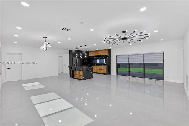 19511 NE 18th Place, Miami, FL 33179
