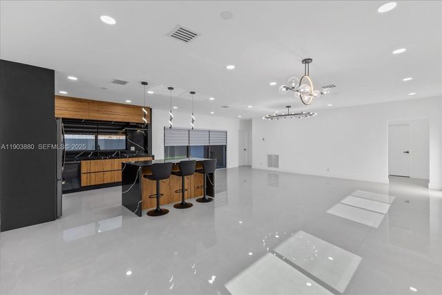 19511 NE 18th Place, Miami, FL 33179