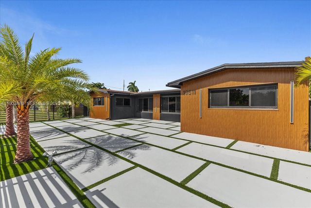 19511 NE 18th Place, Miami, FL 33179